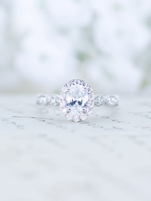 Sale - Ovaler Schliff Verlobungsring Art Deco Ring Halo Ehering Vintage Stil Sterling Silber Sale - Ovaler Schliff Verlobungsring Art Deco Ring Halo Ehering Vintage Stil Sterling Silber von MochaRings