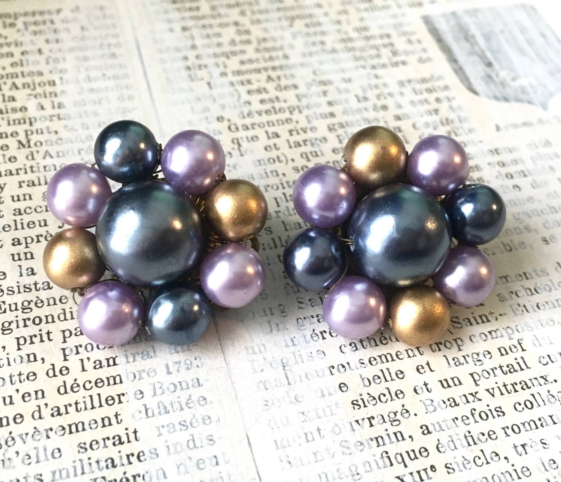 Vintage Purple Multi Cluster Ohrringe | Pearl Retro Clip-Ohrringe Japan Midcentury Clip Ons Cagework von ModPops