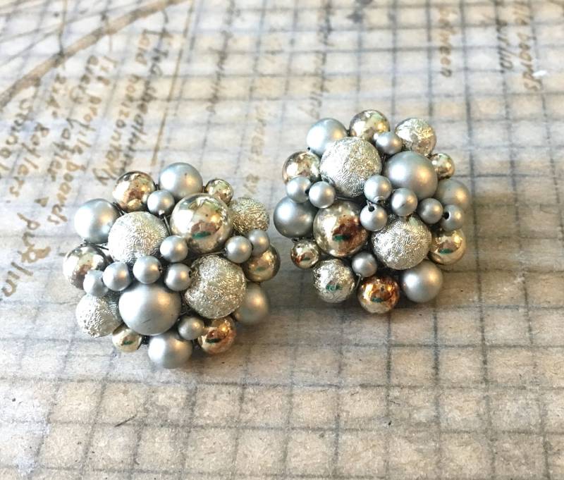 Vintage Silber-Perle Cluster Ohrringe | Graue Cagework Ohrclips Japan Genietet Knopf von ModPops