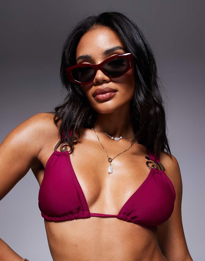 Moda Minx - Bikinioberteil in Beerenrot mit Muscheldetail Moda Minx - Bikinioberteil in Beerenrot mit Muscheldetail von Moda Minx