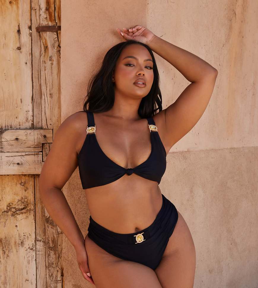 Moda Minx Curve X Bernadette Afia - Amour - Triangel-Bikinioberteil in Schwarz mit Knotendetail Moda Minx Curve X Bernadette Afia - Amour - Triangel-Bikinioberteil in Schwarz mit Knotendetail von Moda Minx
