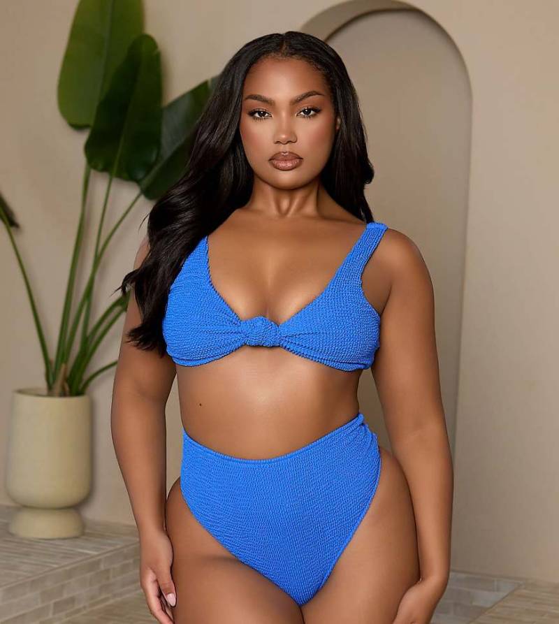 Moda Minx Curve X Bernadette Afia - Bikinioberteil in Kobaltblau mit Knotendetail und Kräuselstruktur von Moda Minx Curve