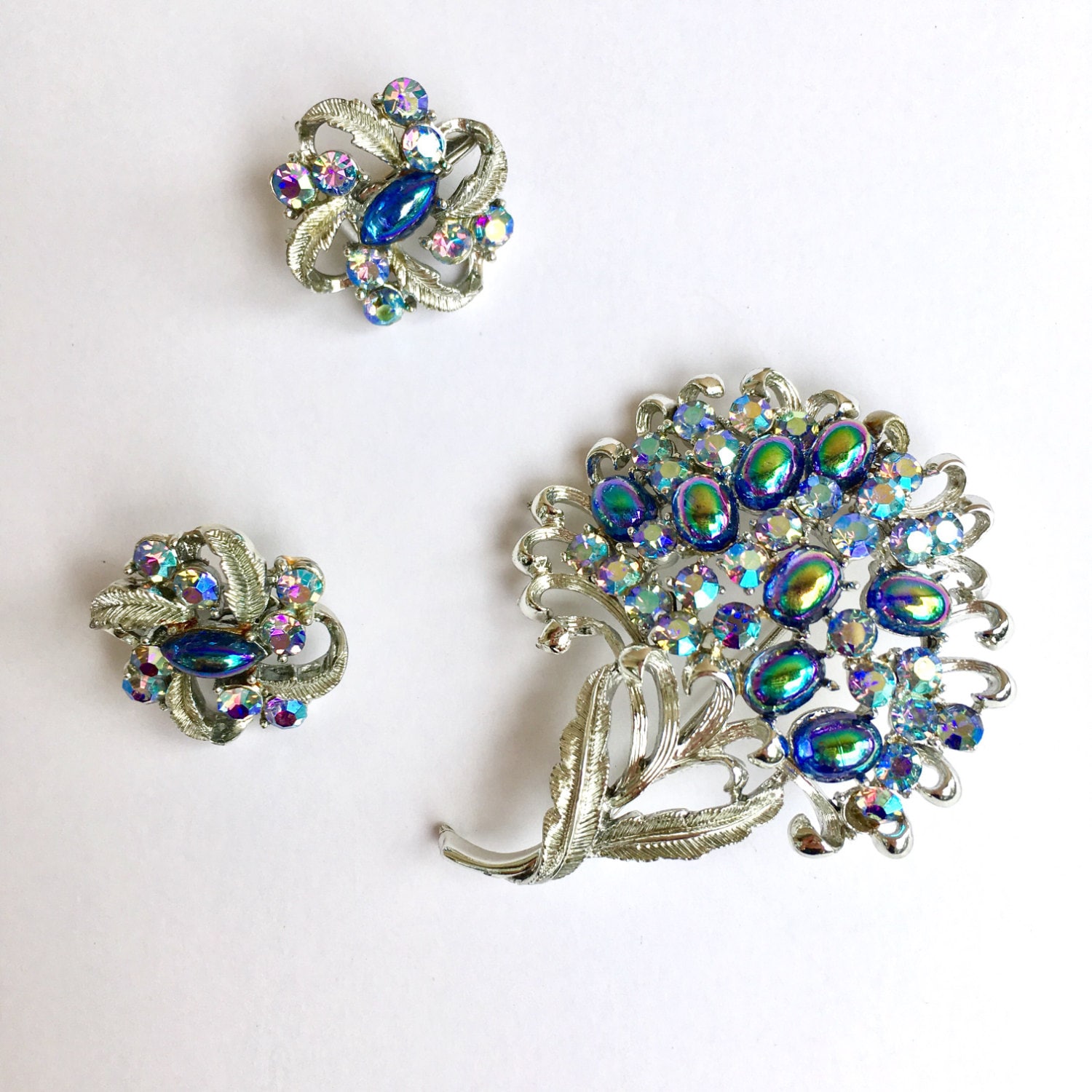 Vintage Coro Aurora Borealis Brosche Set-Hochzeits Geschenk-Mutter-In-Gesetz Vintage Coro Aurora Borealis Brosche Set-Hochzeits Geschenk-Mutter-In-Gesetz von Modavinte