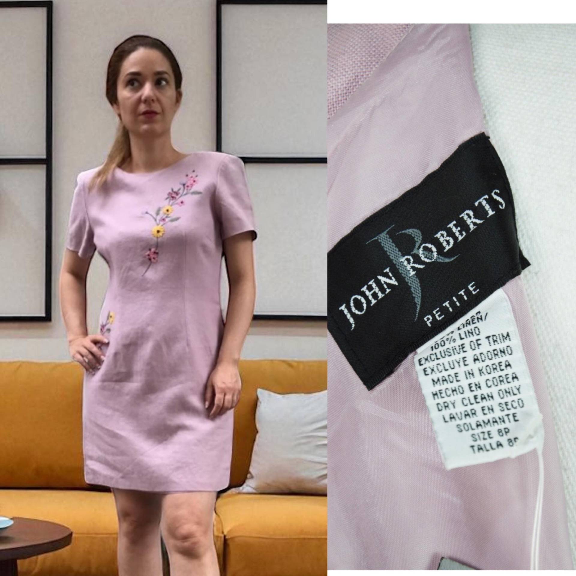 1980Er/1990Er Jahre John Roberts Petite Linen Dress | Made in Korea Lila Leinenkleid Blumen Stickerei Sentimentales Geschenk Geburtstagsgeschenk 1980Er/1990Er Jahre John Roberts Petite Linen Dress | Made in Korea Lila Leinenkleid Blumen Stickerei Sentimentales Geschenk Geburtstagsgeschenk von Modelab