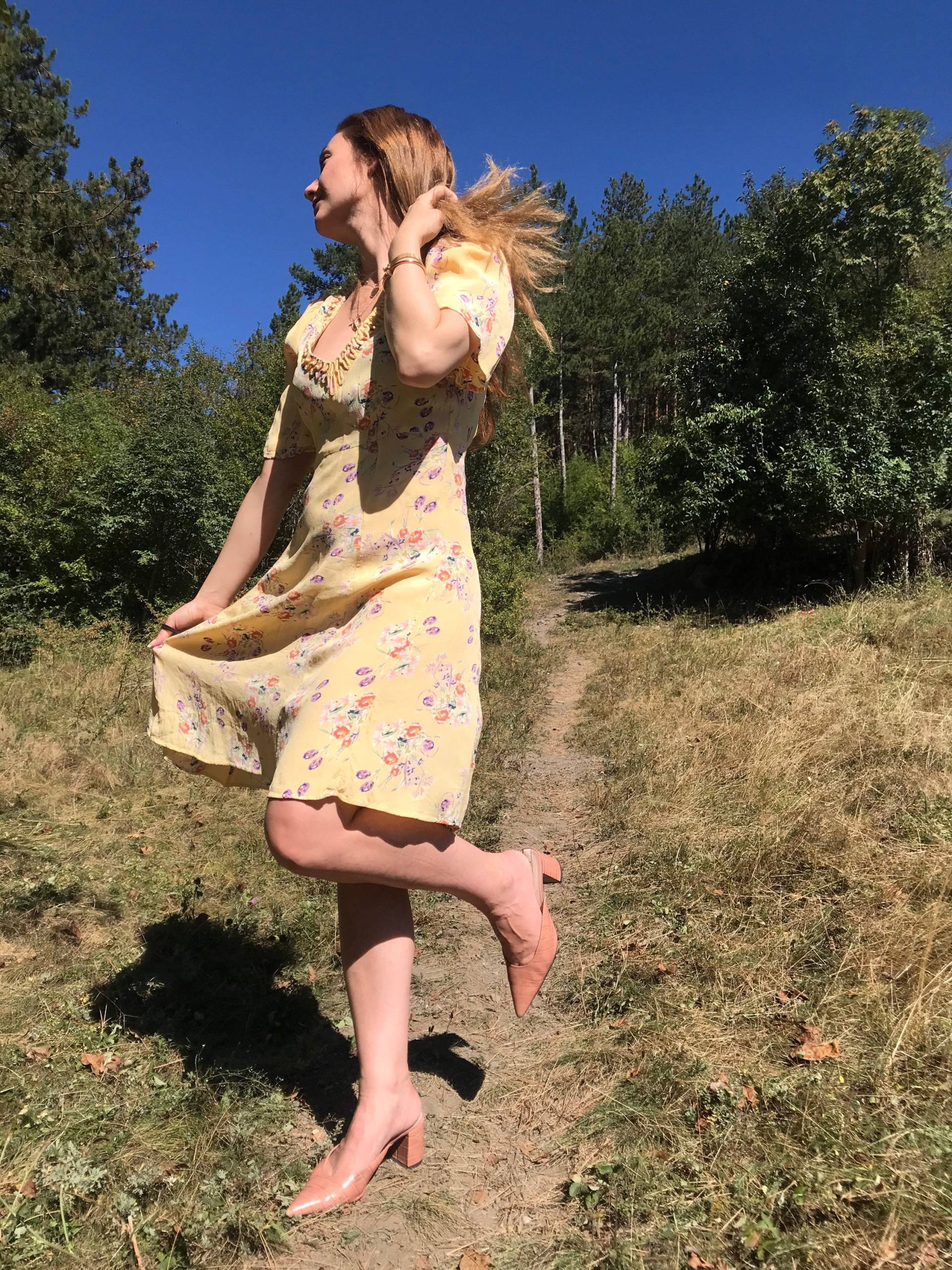 Gelbes Vintage Kleid Aus Viskose , 70Er Kleid, Blumen Boho Hippie 60Er Jahre Gelbes Vintage Kleid Aus Viskose , 70Er Kleid, Blumen Boho Hippie 60Er Jahre von Modelab