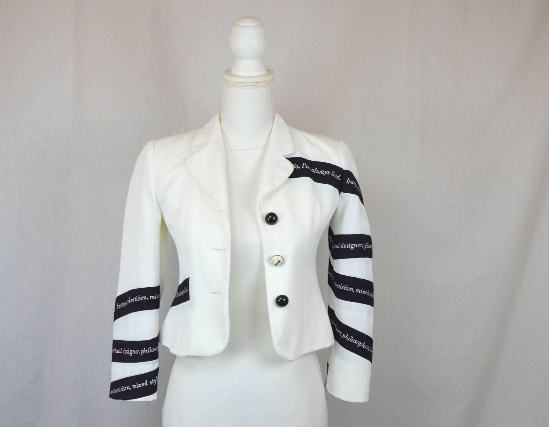 Iconic Moschino Blazer 90Er Jahre Xs Größe Vintage Moschino Moschino Jacke Small Size/Extra Vintage Iconic Moschino Blazer 90Er Jahre Xs Größe Vintage Moschino Moschino Jacke Small Size/Extra Vintage von Modelab