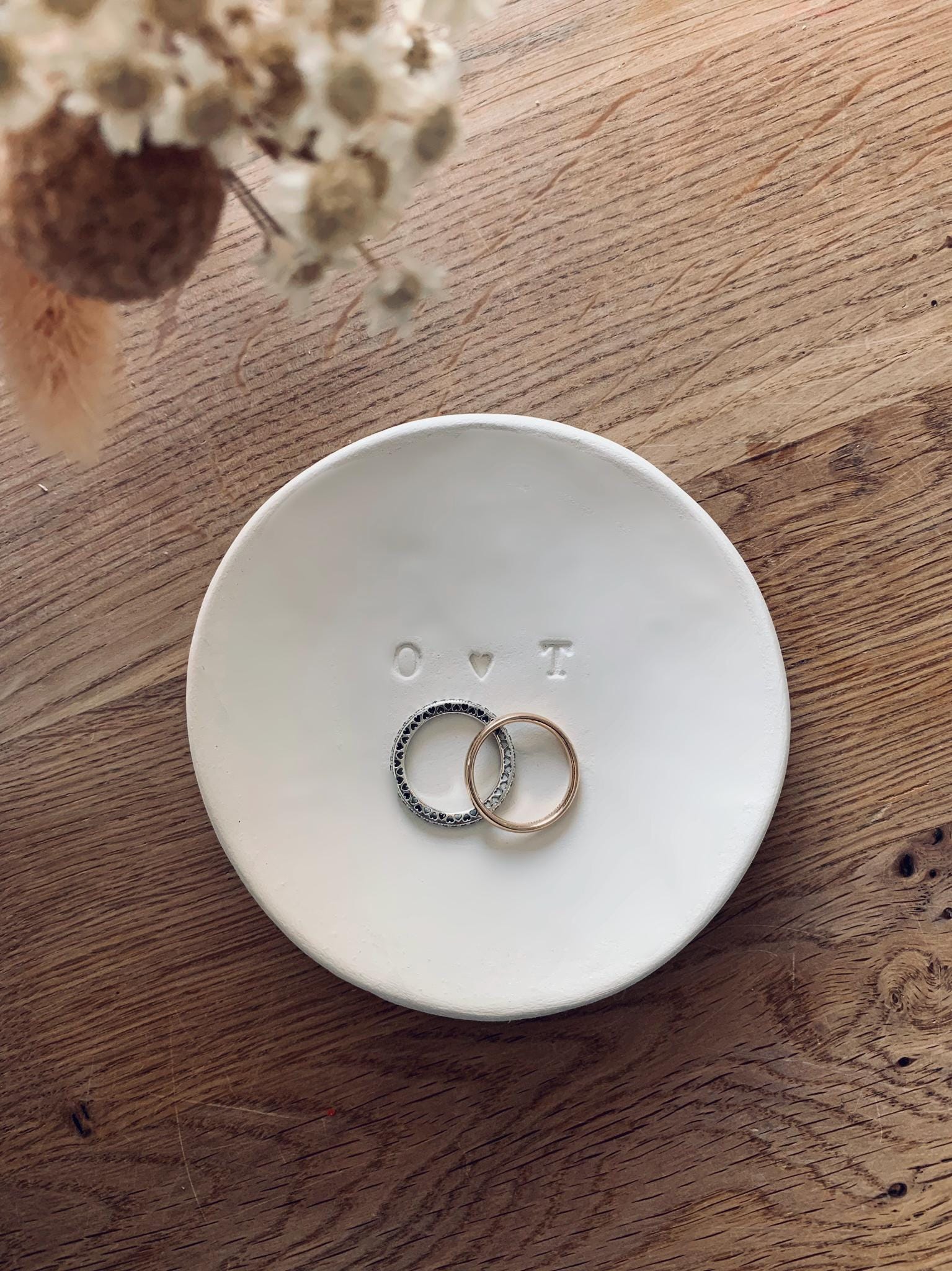 Ringschale Hochzeit/Personalisierbar Mit Initialen Zur Schmuckaufbewahrung Eheringhalter Ringkissen Alternative Ringschale Hochzeit/Personalisierbar Mit Initialen Zur Schmuckaufbewahrung Eheringhalter Ringkissen Alternative von ModellierGlueck