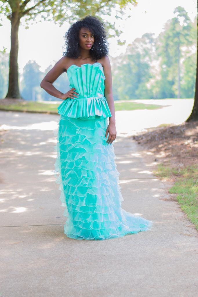 Zweiteiliges Bustier Peplum Und Rockkleid von ModernAfrica