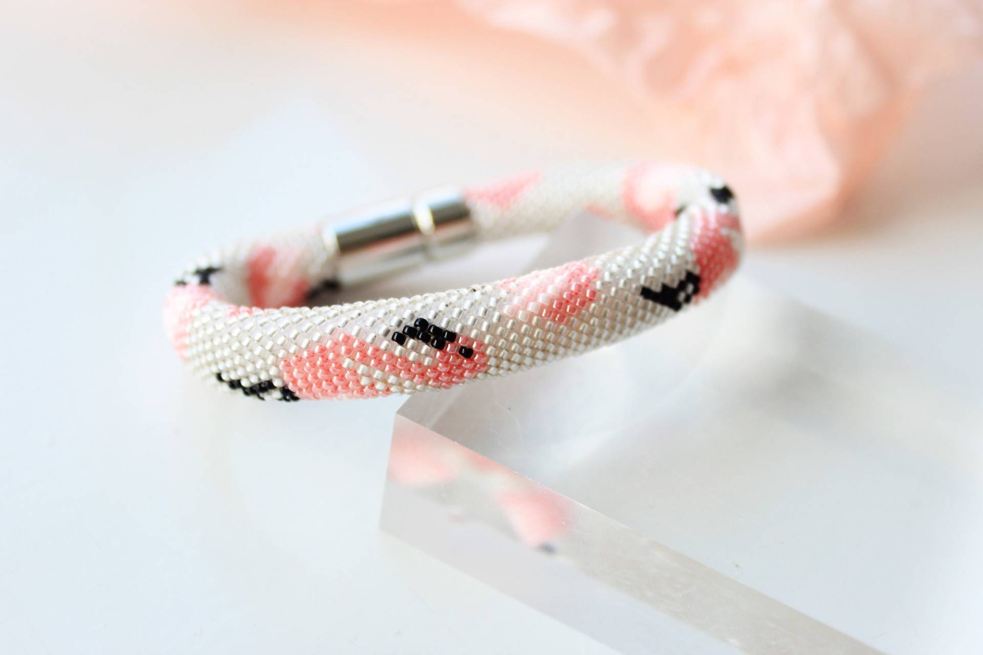 Perlen Häkelarmband Flamingo Einzigartiger Handgemachter Schmuck Perlen Häkelarmband Flamingo Einzigartiger Handgemachter Schmuck von ModernBeadsVD