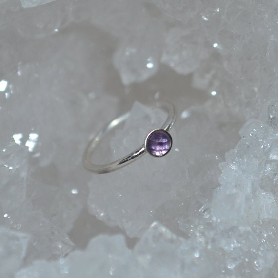 2mm Amethyst Nasenring - Silber Nasenreifen Turmpiercing Knorpelohrring Tragus Ohrring Daith Ring Helix Hoop Nasen Piercing 20G 2mm Amethyst Nasenring - Silber Nasenreifen Turmpiercing Knorpelohrring Tragus Ohrring Daith Ring Helix Hoop Nasen Piercing 20G von ModernJewelBoutique