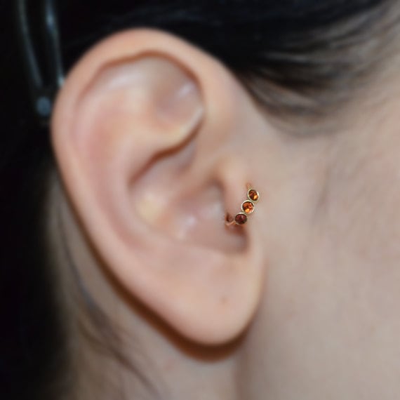 2mm Granat Tragus Ohrring - Gold Nasenring Saatkrähe Knorpel Creolen -ständer Helix Septum Ring Piercing 16 Gauge von ModernJewelBoutique