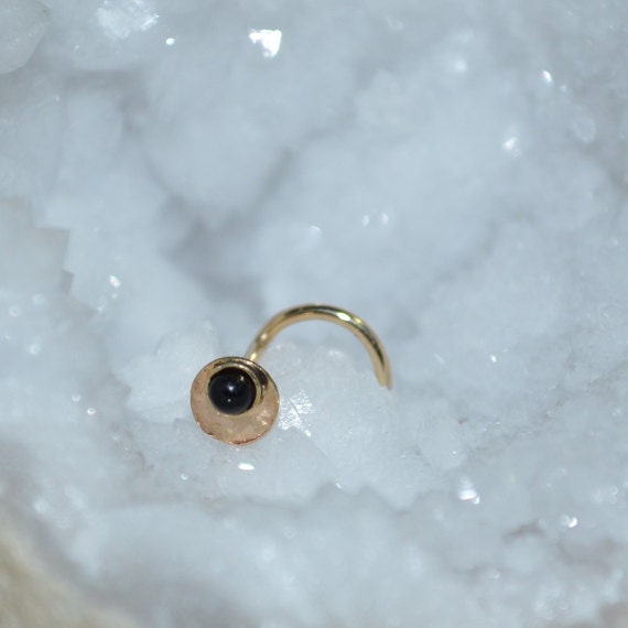 2mm Onyx Nasenstecker 18G - Gold Nasenring Tragus Ohrring Bolzen Helix Knorpel Nasenschraube 2mm Onyx Nasenstecker 18G - Gold Nasenring Tragus Ohrring Bolzen Helix Knorpel Nasenschraube von ModernJewelBoutique