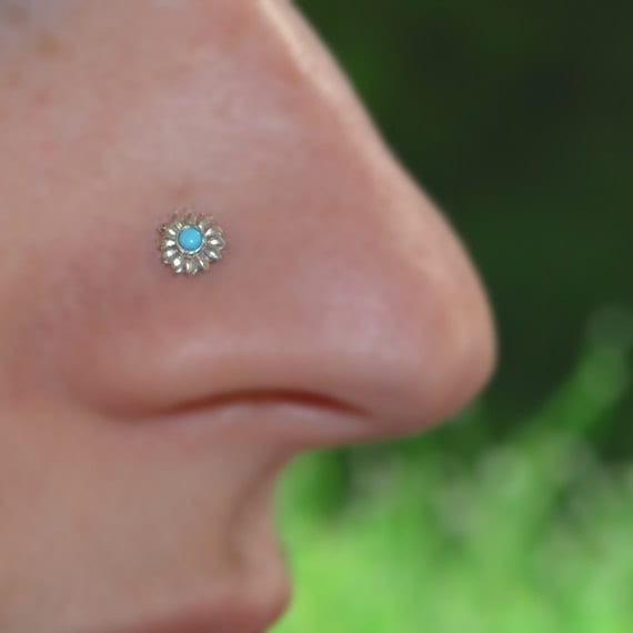 2mm Türkis Nasenstecker - Silber Ring Ohrstecker Turmalin Ohrring Knorpel Stud Tragus Nasenschraube Helix Nase Piercing 18G 2mm Türkis Nasenstecker - Silber Ring Ohrstecker Turmalin Ohrring Knorpel Stud Tragus Nasenschraube Helix Nase Piercing 18G von ModernJewelBoutique