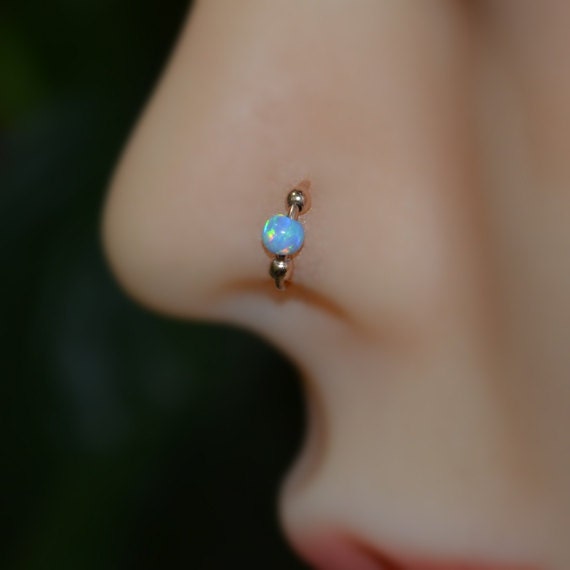 3mm Opal-Nasenring - Gold-Nasenring Tragus-Ohrring Knorpelring Vorwärtshelix-Ohrring Septumring Nasenpiercing 20 Gauge 3mm Opal-Nasenring - Gold-Nasenring Tragus-Ohrring Knorpelring Vorwärtshelix-Ohrring Septumring Nasenpiercing 20 Gauge von ModernJewelBoutique