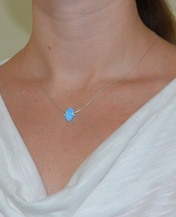 Blaue Opal Hamsa Halskette, Schmuck, Hand Silberkette, Einfache/Elegante Kleine Schutz Glück Böse Halskette Blaue Opal Hamsa Halskette, Schmuck, Hand Silberkette, Einfache/Elegante Kleine Schutz Glück Böse Halskette von ModernJewelBoutique