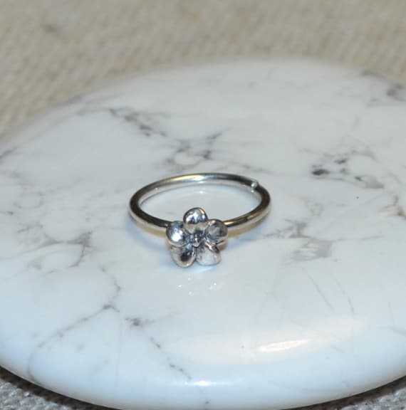 Blume Nasenring - Silber Nasen Hoop Turm Piercing Knorpelohrring Tragus Ohrring Daith Ring Helix Nase 20G Blume Nasenring - Silber Nasen Hoop Turm Piercing Knorpelohrring Tragus Ohrring Daith Ring Helix Nase 20G von ModernJewelBoutique