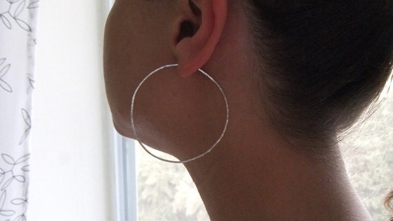 Creolen - Silber Ohrringe Gehämmerte Kreis Große Creolen - Silber Ohrringe Gehämmerte Kreis Große von ModernJewelBoutique