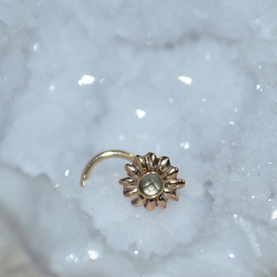 Cz-Blumen-Nasenstecker - Gold-Nasenring 20 Gauge Tragus-Ohrring Knorpel-Ohrring Vorwärts-Helix-Ohrring Nasenschraube Nasenpiercing Cz-Blumen-Nasenstecker - Gold-Nasenring 20 Gauge Tragus-Ohrring Knorpel-Ohrring Vorwärts-Helix-Ohrring Nasenschraube Nasenpiercing von ModernJewelBoutique