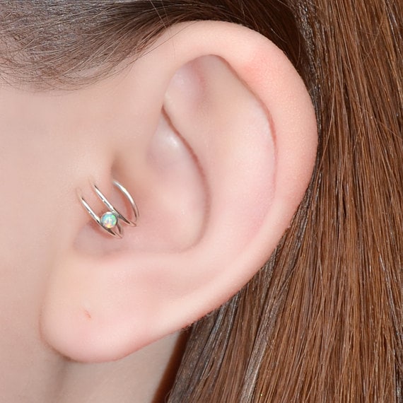 Echtsilber 2mm Opal Tragus Cuff 20G - Extra Kleiner Fake Nasenring Faux Piercing Helix Manschette Nose 20 Gauge Conch Echtsilber 2mm Opal Tragus Cuff 20G - Extra Kleiner Fake Nasenring Faux Piercing Helix Manschette Nose 20 Gauge Conch von ModernJewelBoutique