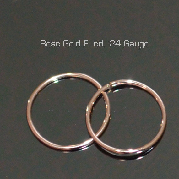 Gold Tragus Ohrring - Turmalin Nasenring Bolzen Knorpelohrring 7mm Daith Piercing Helix Schmuck Septum Gold Tragus Ohrring - Turmalin Nasenring Bolzen Knorpelohrring 7mm Daith Piercing Helix Schmuck Septum von ModernJewelBoutique