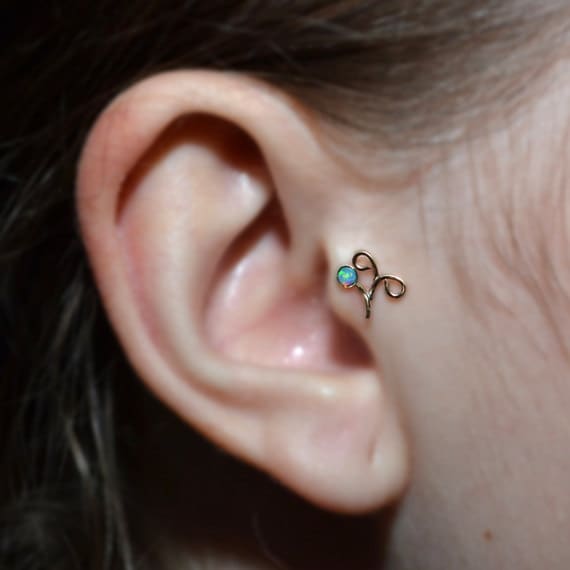 Gold Tragus Ohrstecker 2mm Opal - Nasenstecker Piercing 18G Knorpel Hoop Ohrring Forward Helix Gold Tragus Ohrstecker 2mm Opal - Nasenstecker Piercing 18G Knorpel Hoop Ohrring Forward Helix von ModernJewelBoutique