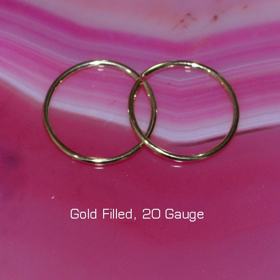 Kleiner Nasenring - Gold-Nasenring 9 Mm Tragus-Ohrring Knorpelring Vorwärtshelix-Ohrring Septumring Nasenpiercing 20 Gauge Kleiner Nasenring - Gold-Nasenring 9 Mm Tragus-Ohrring Knorpelring Vorwärtshelix-Ohrring Septumring Nasenpiercing 20 Gauge von ModernJewelBoutique