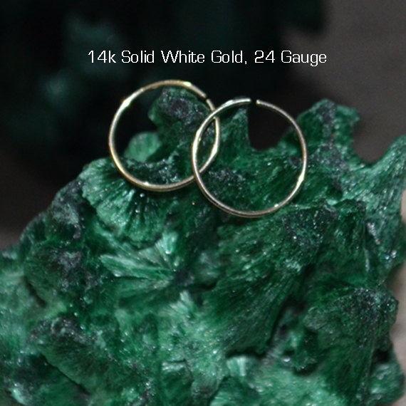 Kleiner Nasenring - Nasenstecker Aus Massivem Gold Knorpelohrring Tragus-Ohrring Daith-Ring Helix-Hoop Nasenpiercing 24 G Kleiner Nasenring - Nasenstecker Aus Massivem Gold Knorpelohrring Tragus-Ohrring Daith-Ring Helix-Hoop Nasenpiercing 24 G von ModernJewelBoutique