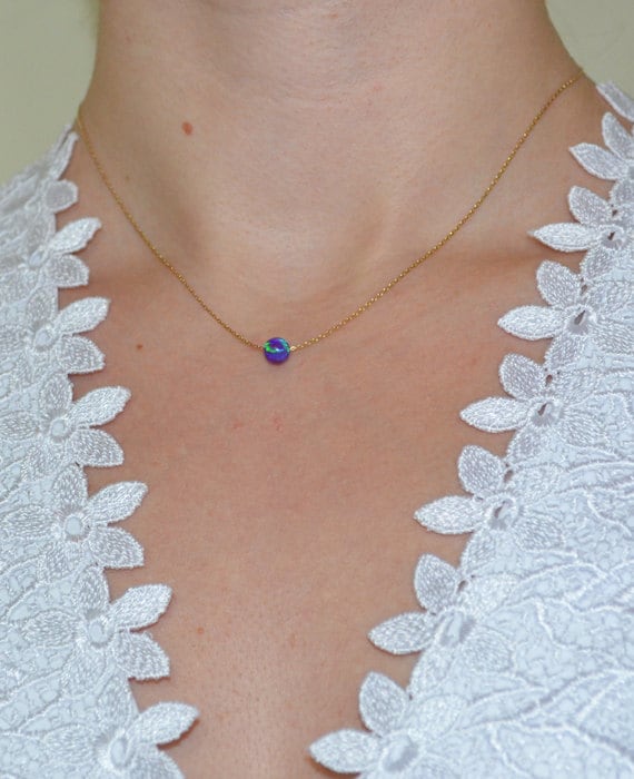 Lila Opal-Halskette, Opal-Schmuck, Opal-Kugel-/Perlen-Halskette, Opal-Gold-Halskette, Schlichte/Elegante Kleine Punkt-Halskette von ModernJewelBoutique