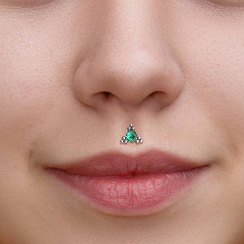 Lip Labret - Piercing Schmuck Chirurgenstahl Medusa Flat Back Ohrstecker Monroe Cz Philtrum Lip Labret - Piercing Schmuck Chirurgenstahl Medusa Flat Back Ohrstecker Monroe Cz Philtrum von ModernJewelBoutique