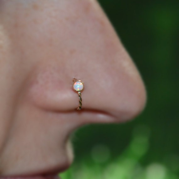 Nasen Ring Hoop - Gold Nasenstecker Helix Piercing Tragus Schmuck Knorpelohrring Septum 20G Turmalin Ohrring Weißer Opal Nasen Ring Hoop - Gold Nasenstecker Helix Piercing Tragus Schmuck Knorpelohrring Septum 20G Turmalin Ohrring Weißer Opal von ModernJewelBoutique