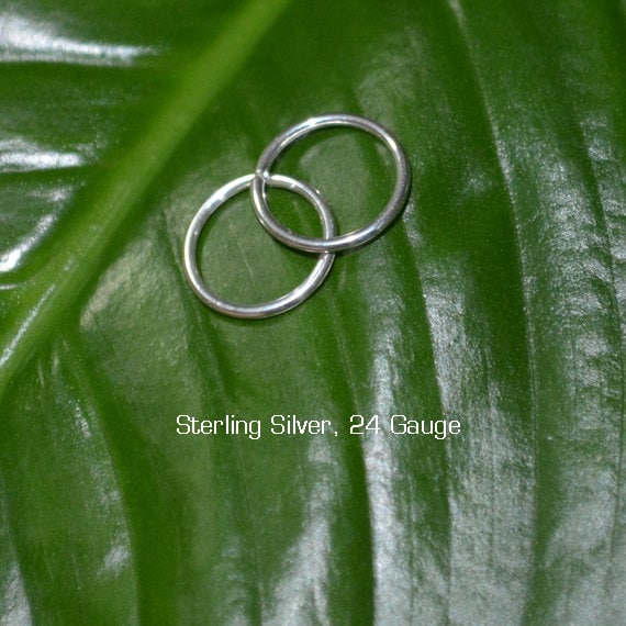 Tragus Ohrring - Silber Nasenbügel Turmalin Schmuck Knorpelohrring Ring Daith Helix Hoop Septum 24G Nasen Piercing von ModernJewelBoutique