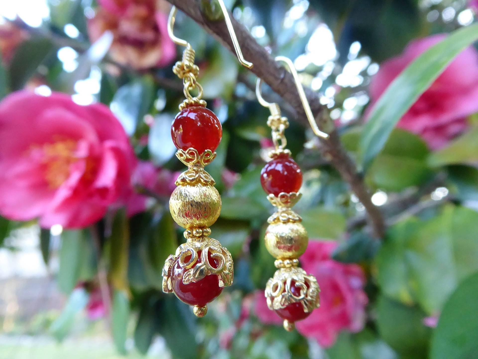 Echte Rote Karneol Und 18 K Gold Gefüllte Perlen Mezzo Mati Ohrringe Earchain Set Echte Rote Karneol Und 18 K Gold Gefüllte Perlen Mezzo Mati Ohrringe Earchain Set von ModernMati
