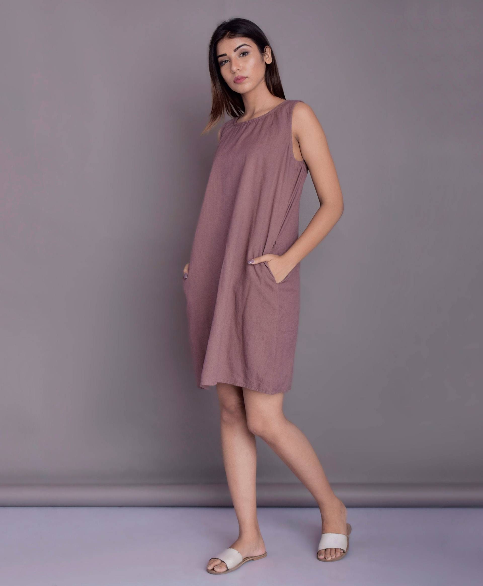 Dusty Rose Linen Dress Ärmelloses Sommerkleid Mit Taschen von ModernMoveBoutique