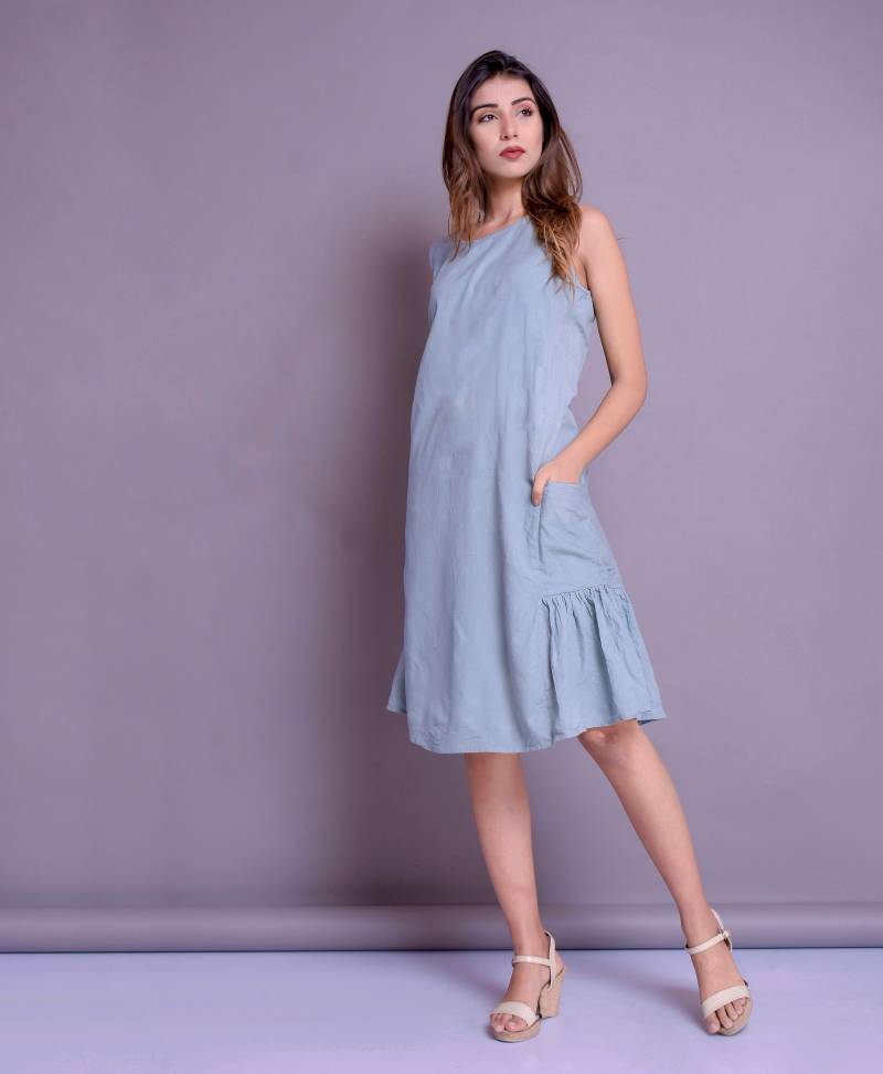 Handgefertigtes Leinenkleid Ärmelloses Sommerkleid Mit Taschen von ModernMoveBoutique