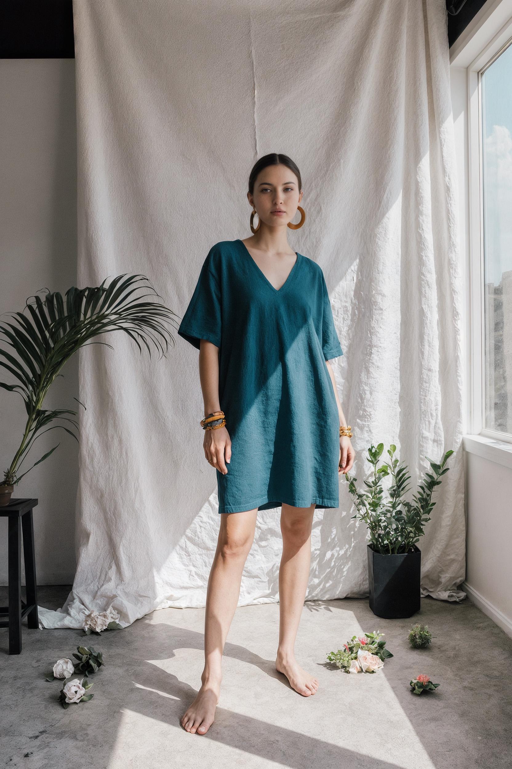 Leinen Tunika Kleid Mit V Ausschnitt von ModernMoveBoutique