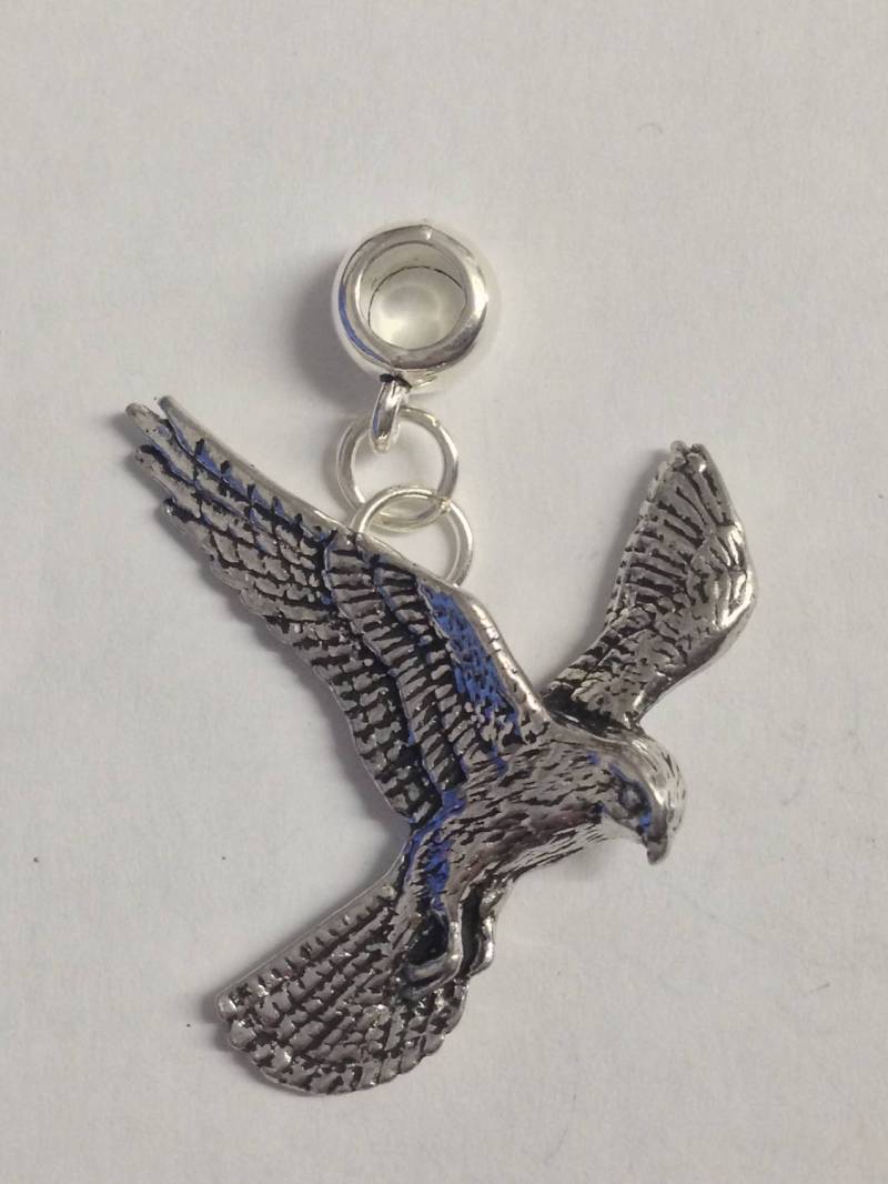 Kestrel B46 Charm Mit 5 Mm Anhängerschlaufe Passend Für Armbänder, Pandora, Ketten in Chrom-Gold Oder Zinn-Finish Erhältlich Kestrel B46 Charm Mit 5 Mm Anhängerschlaufe Passend Für Armbänder, Pandora, Ketten in Chrom-Gold Oder Zinn-Finish Erhältlich von ModernPewterAndGifts