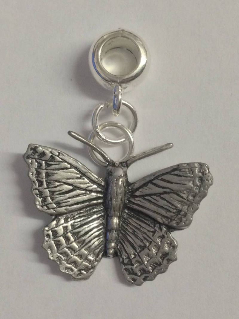 Kleine Schmetterling C2 Charm Mit 5 Mm Öse Passend Für Armschmuck, Pandora, Ketten in Chrom-Gold Oder Zinn-Finish Erhältlich Kleine Schmetterling C2 Charm Mit 5 Mm Öse Passend Für Armschmuck, Pandora, Ketten in Chrom-Gold Oder Zinn-Finish Erhältlich von ModernPewterAndGifts