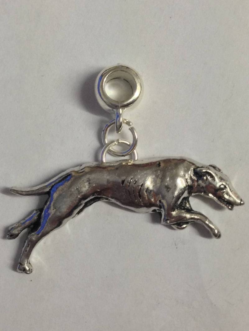 Windhund D19 Charm Mit 5 Mm Anhängerschlaufe Passend Für Armbänder, Pandora, Ketten Und in Chrom - Gold Oder Zinn-Finish Erhältlich Windhund D19 Charm Mit 5 Mm Anhängerschlaufe Passend Für Armbänder, Pandora, Ketten Und in Chrom - Gold Oder Zinn-Finish Erhältlich von ModernPewterAndGifts