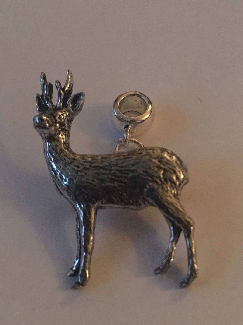stehender Rehbock Mit 5 Mm Öse Passend Für Anhänger Charm-Armband Pandora, Halsketten Refa45 Chrom-Gold Oder Zinn-Finish Erhältlich stehender Rehbock Mit 5 Mm Öse Passend Für Anhänger Charm-Armband Pandora, Halsketten Refa45 Chrom-Gold Oder Zinn-Finish Erhältlich von ModernPewterAndGifts
