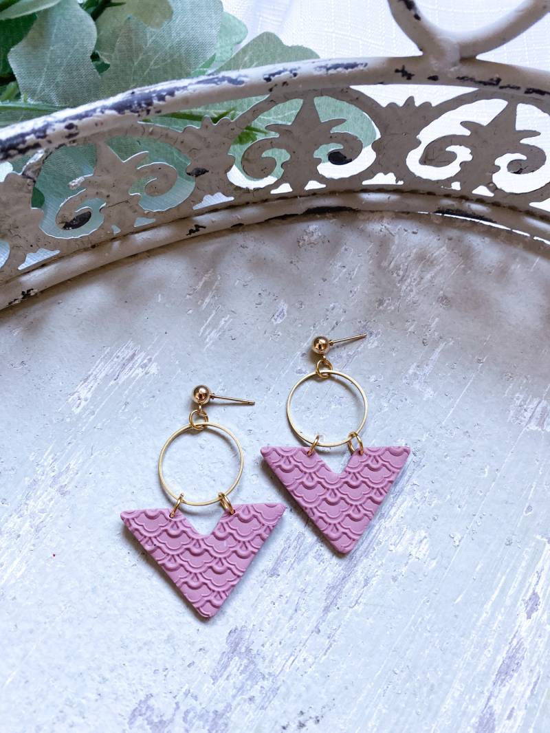 Deep Blush/Mauve Strukturierter Chevron Mit Goldfarbenen Details von ModernSoulCreations