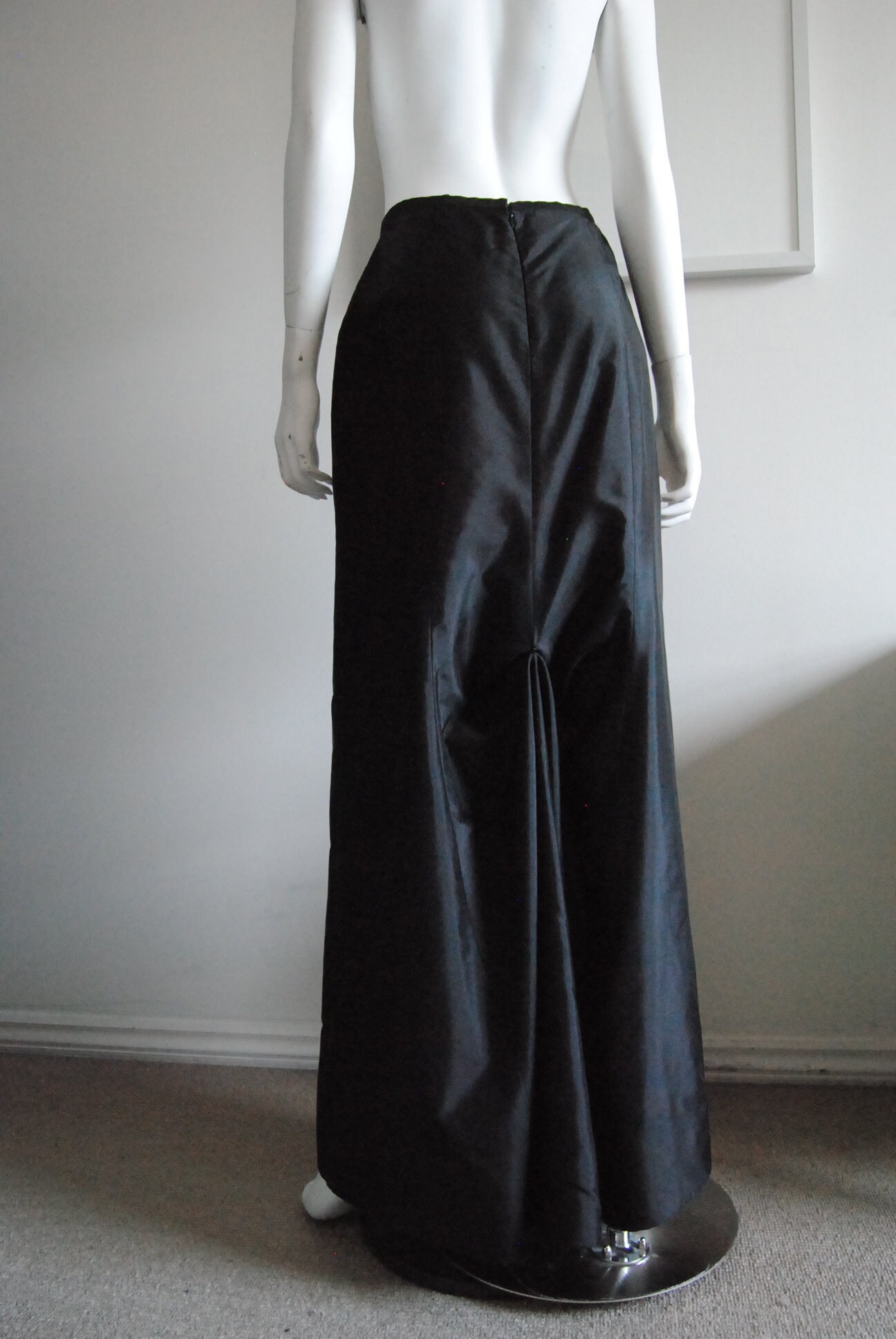 Seide Catherine Regehr Ball Rock Schwarz Gr L Made in Canada von ModernSquirrel