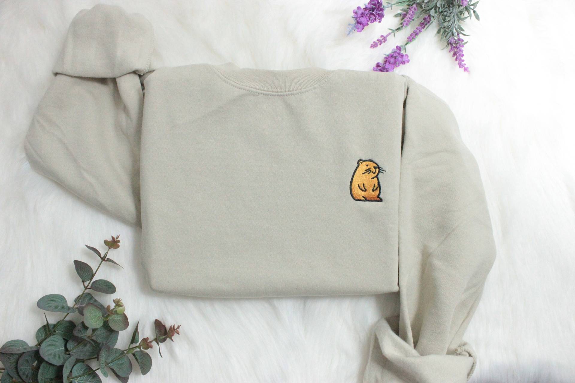 Capybara Besticktes Sweatshirt Geschenk, Bestickter Handmade Niedlicher Unisex Rundhalsausschnitt Langarmpullover - Mehrere Farben Capybara Besticktes Sweatshirt Geschenk, Bestickter Handmade Niedlicher Unisex Rundhalsausschnitt Langarmpullover - Mehrere Farben von ModernTrace