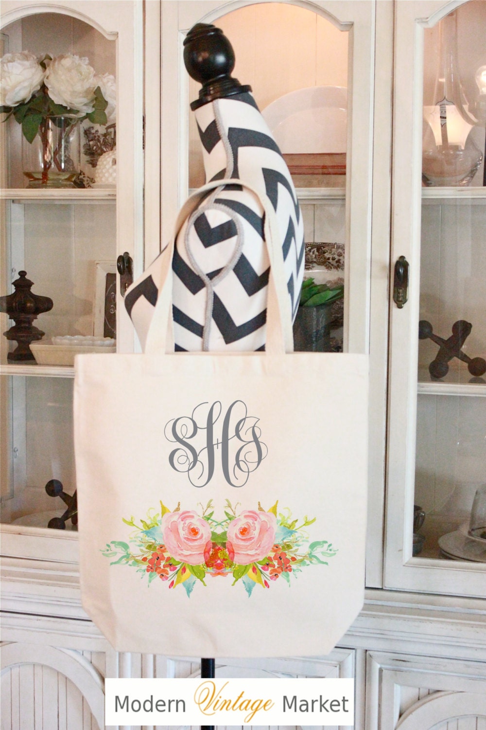 Personalisierte Brautjungfer Einkaufstasche Florale Initialen Aus Baumwolle Personalisierte Brautjungfer Einkaufstasche Florale Initialen Aus Baumwolle von ModernVintageMarket