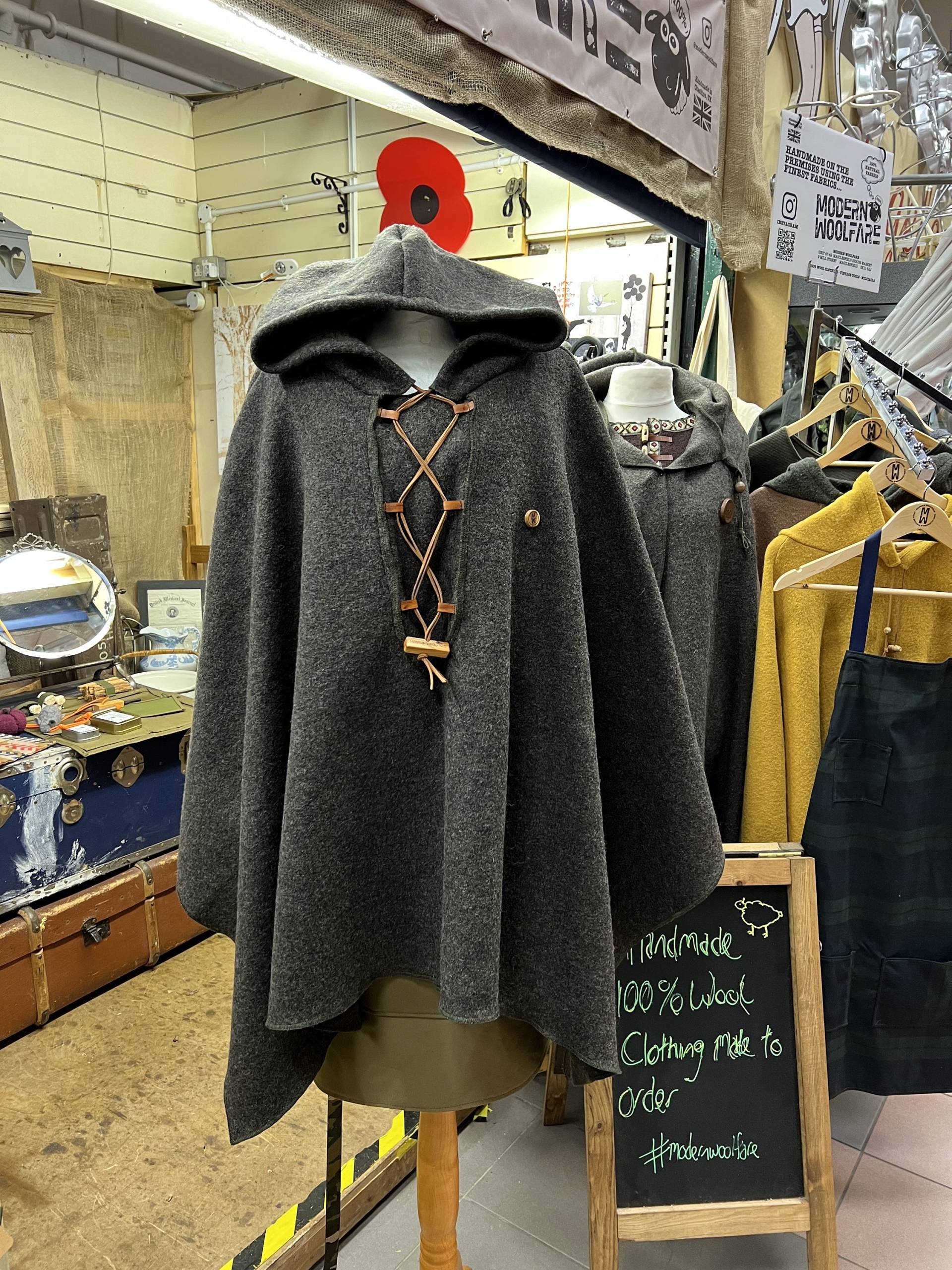 100% Wolle Poncho Handmade in England von ModernWoolfare