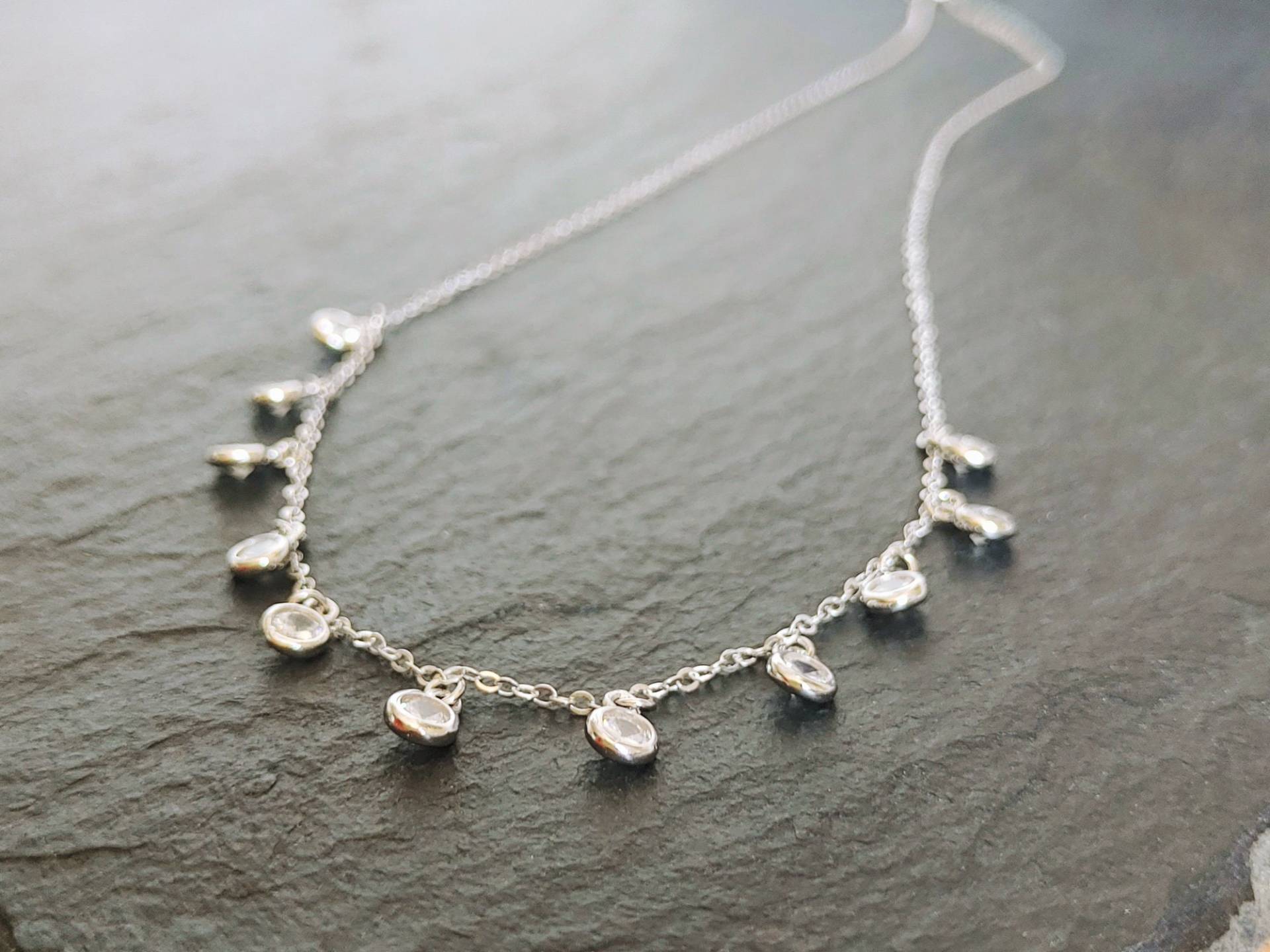 925 Silber Halskette Mit Weißen Zirkonia Anhängern, Zierliche Layering Kette, Boho Kette 925 Silber Halskette Mit Weißen Zirkonia Anhängern, Zierliche Layering Kette, Boho Kette von Modetrueffel