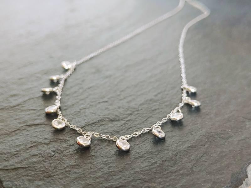 925 Silber Halskette Mit Weißen Zirkonia Anhängern, Zierliche Layering Kette, Boho Kette von Modetrueffel