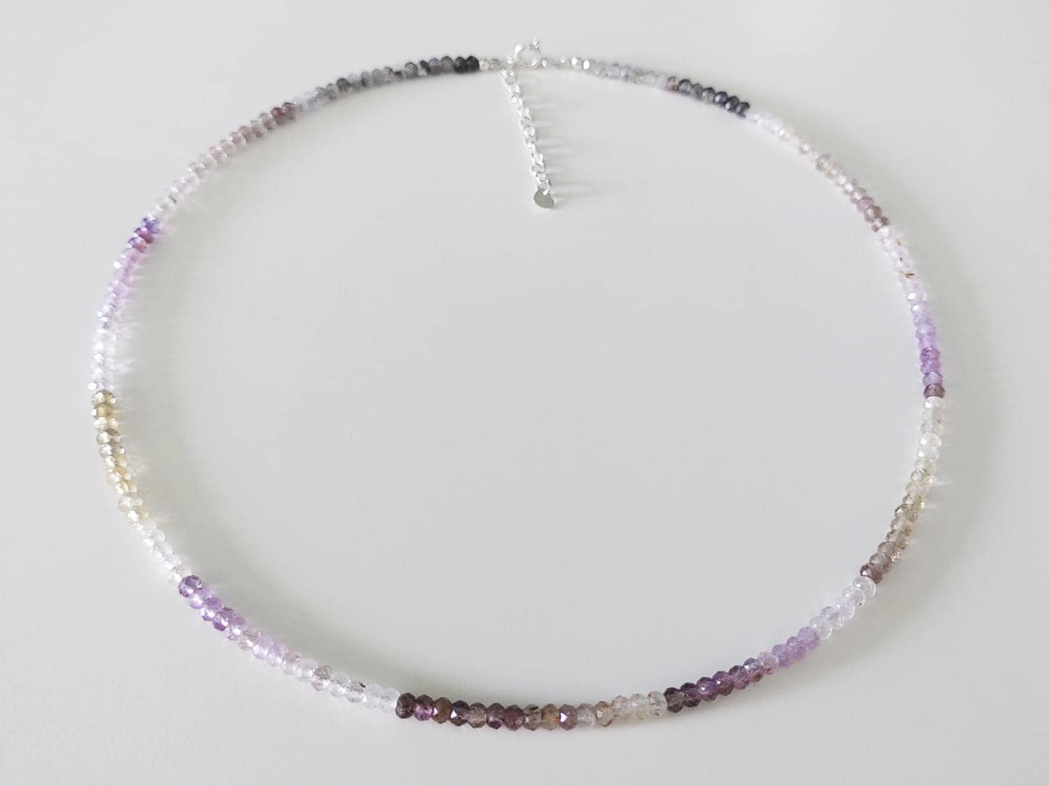 Kurze Halskette Quarz Multicolor 925 Silber Verschluss, Zarte Edelsteinkette 41, 5 - 45 cm, Modetrüffel Boho Halsketten Für Frauen von Modetrueffel