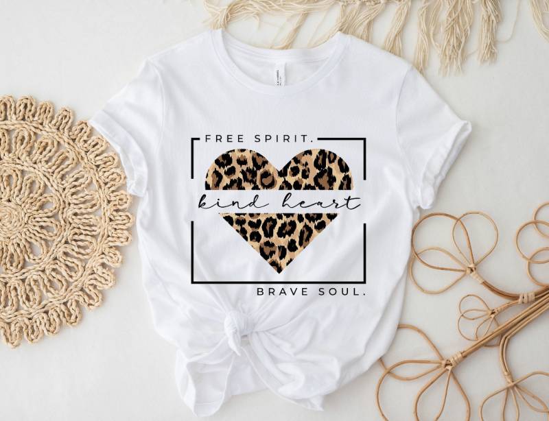 Free Spirit Kind Heart Brave Soul Shirt, Different Sleeves - Summer & Spring von ModevonHerzen