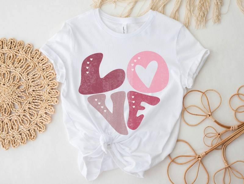 Spring Colors Love Shirt von ModevonHerzen