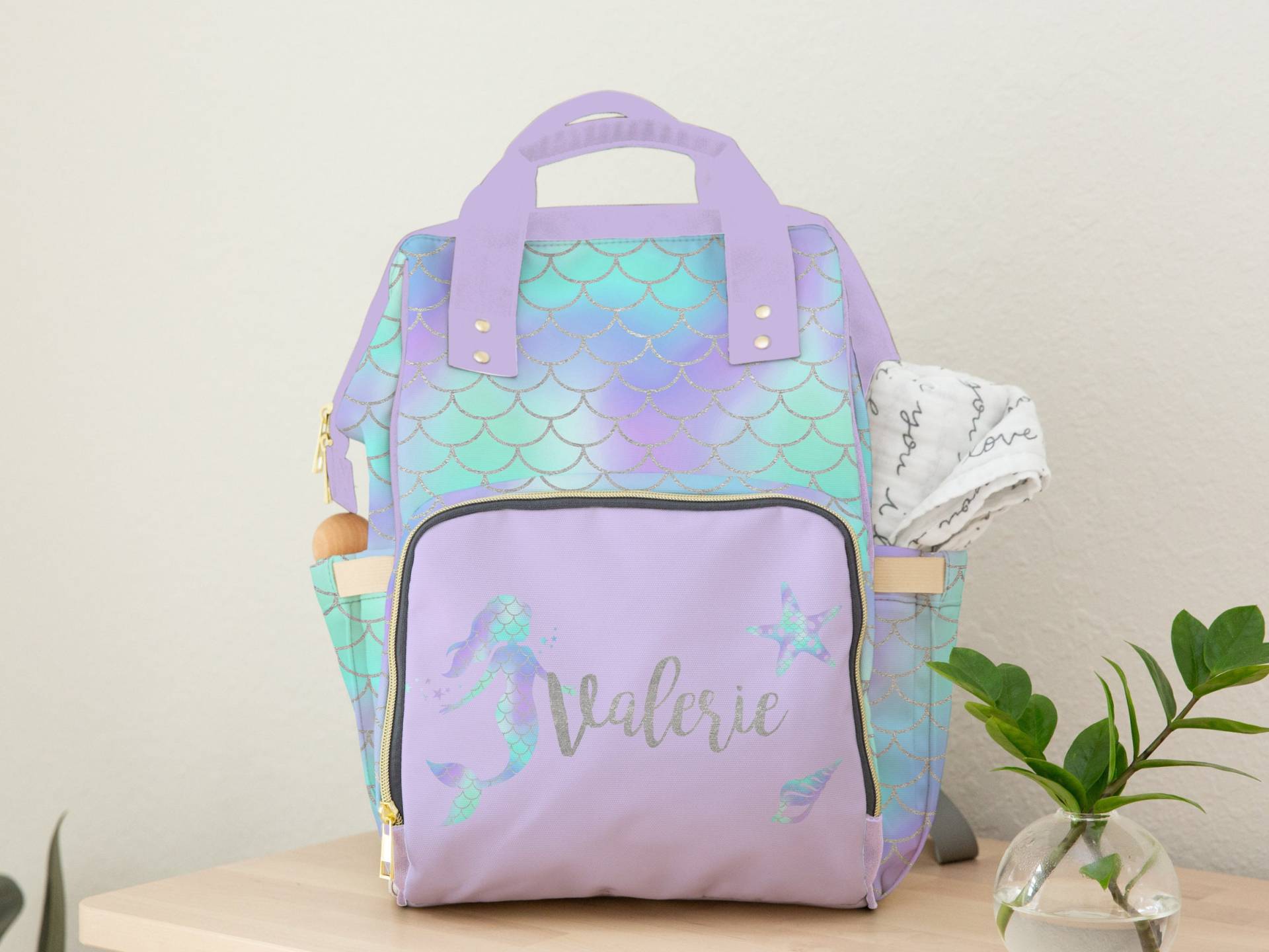 Meerjungfrau Personalisierte Wickeltasche, Rucksack, Baby Mädchen, Lila Kinderzimmer Dekor, Mädchen Dusche Geschenk, Name Windeltasche, Krippe von ModifiedTot